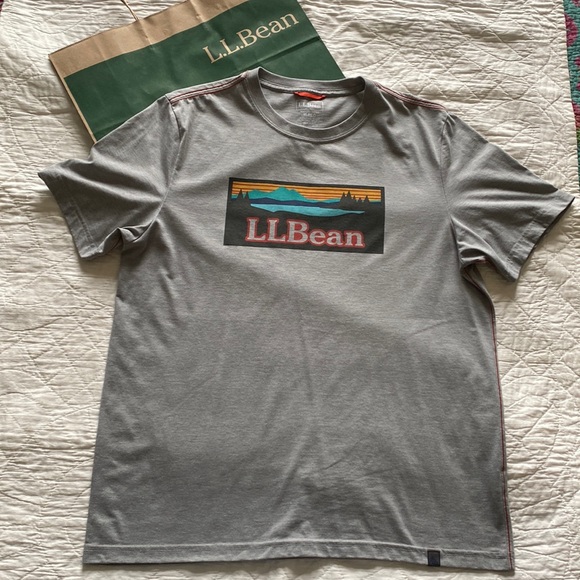 LL Bean Graphic Tee - Picture 1 of 12